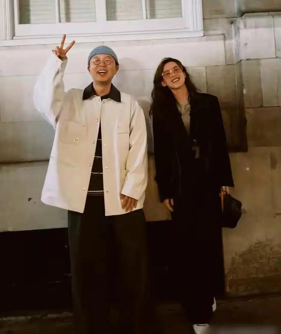 谁能想到当年捧着奶茶的那个清纯小妹，现在已经稳坐资本牌桌，而那个大家印象里胖乎乎