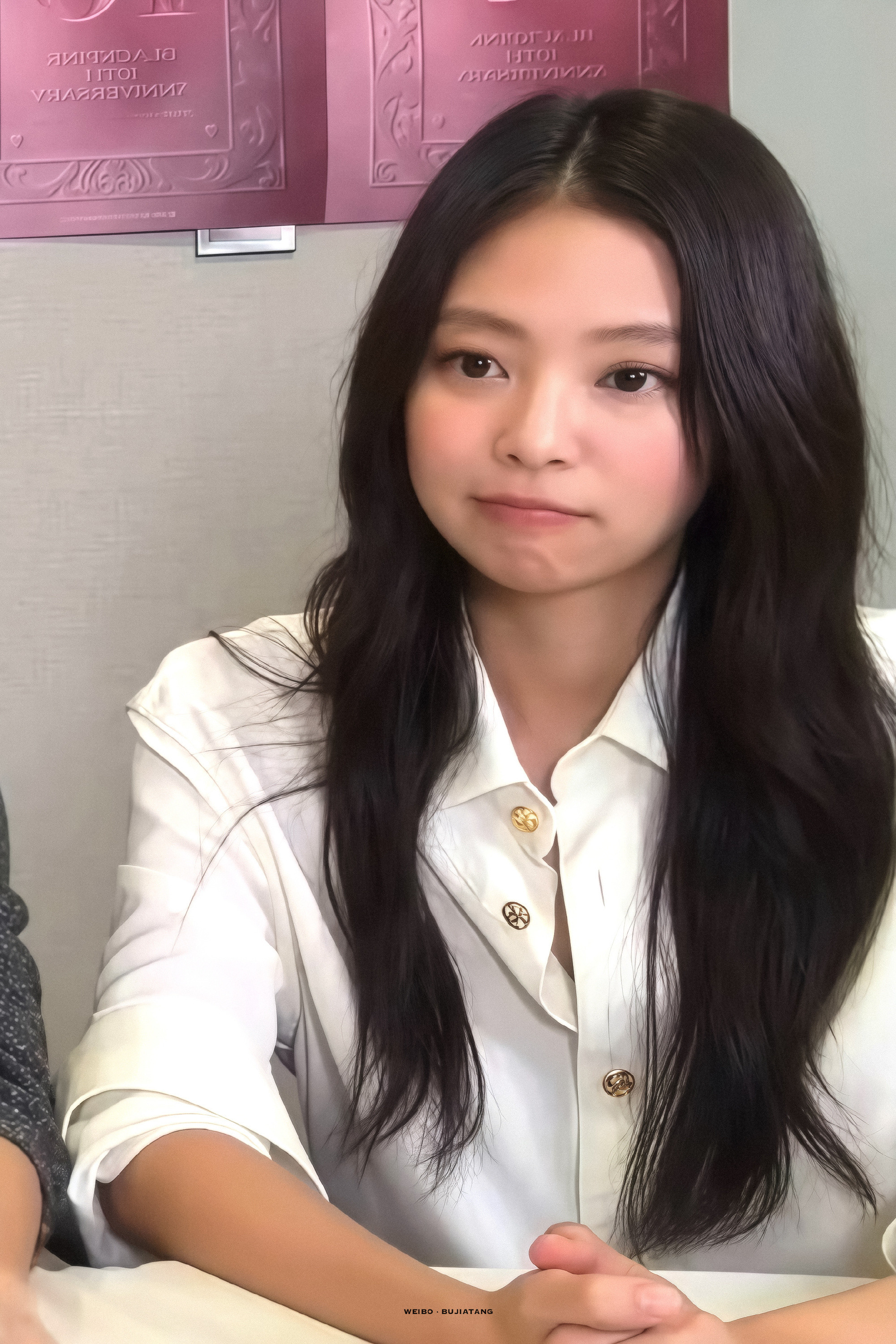 这金珍妮是只乖乖的萌萌的呆呆的小猫咪笑盈盈的打招呼🫳🐱jennie