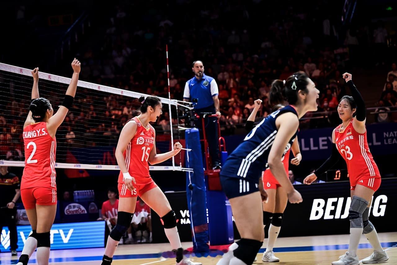 【中国女排刮起青春风暴3-0零封比利时取赛季开门红】2025世界女排联赛中国女