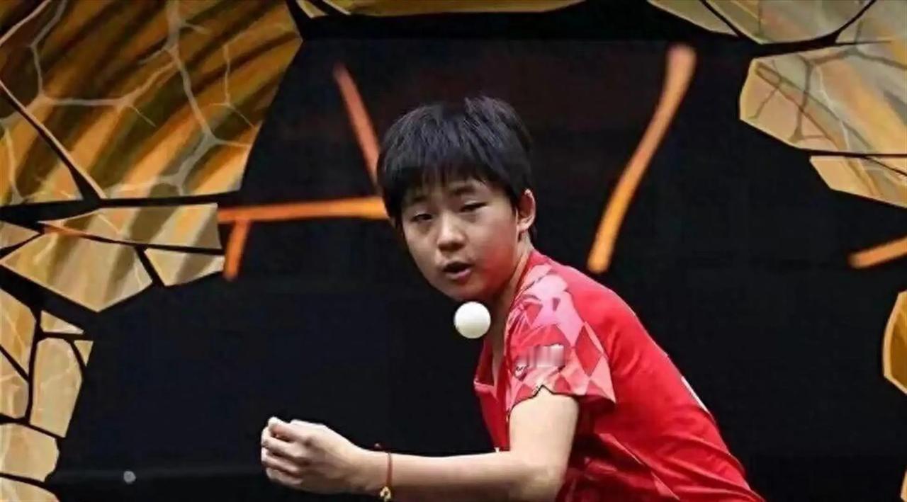 谁说是孙颖莎接班人？这名14岁天才少女太猛了，硬拼七局拿下世界第一，国乒后继