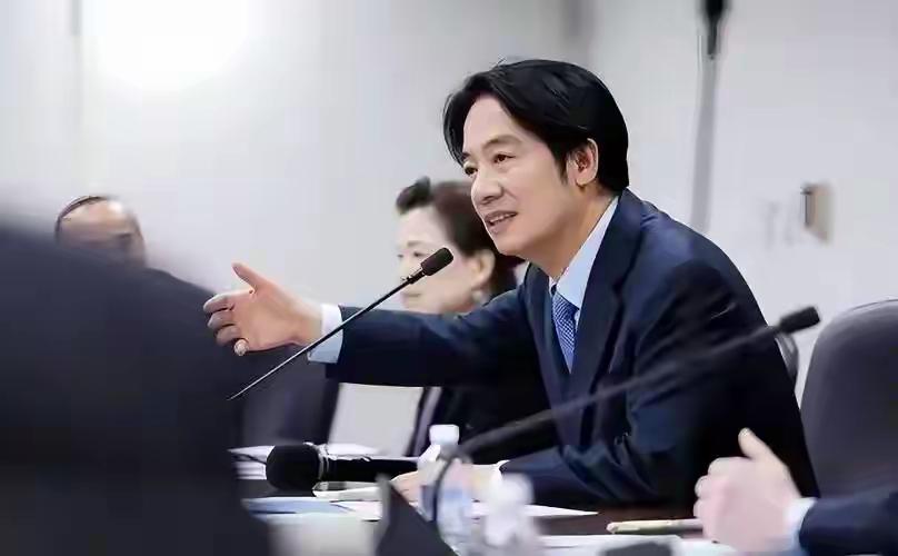 赖清德得意忘形，岛内“生死局”开启！国防部一句话定调：越线必遭雷霆重击3月