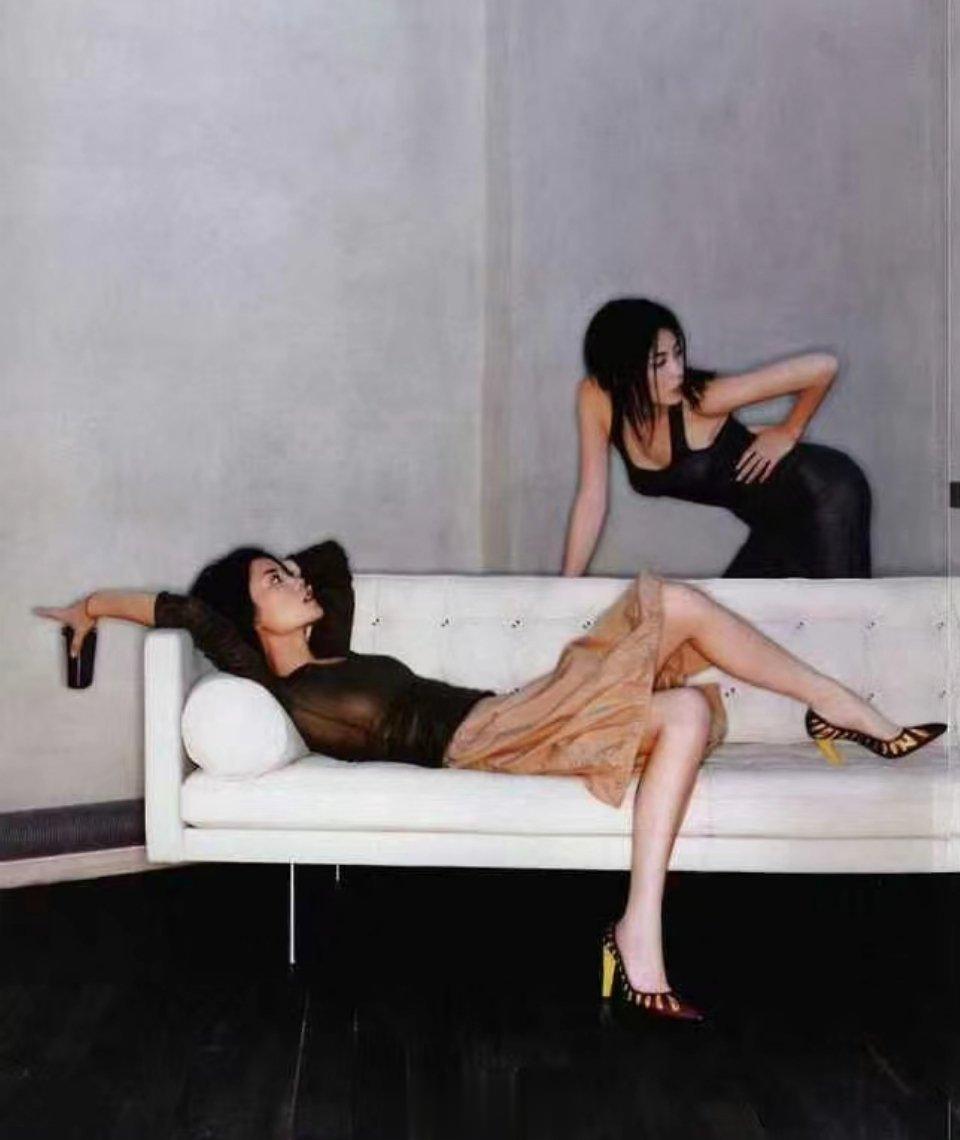 王菲居然还拍摄过这样的杂志，李亚鹏谢霆锋你们不珍惜美人啊！