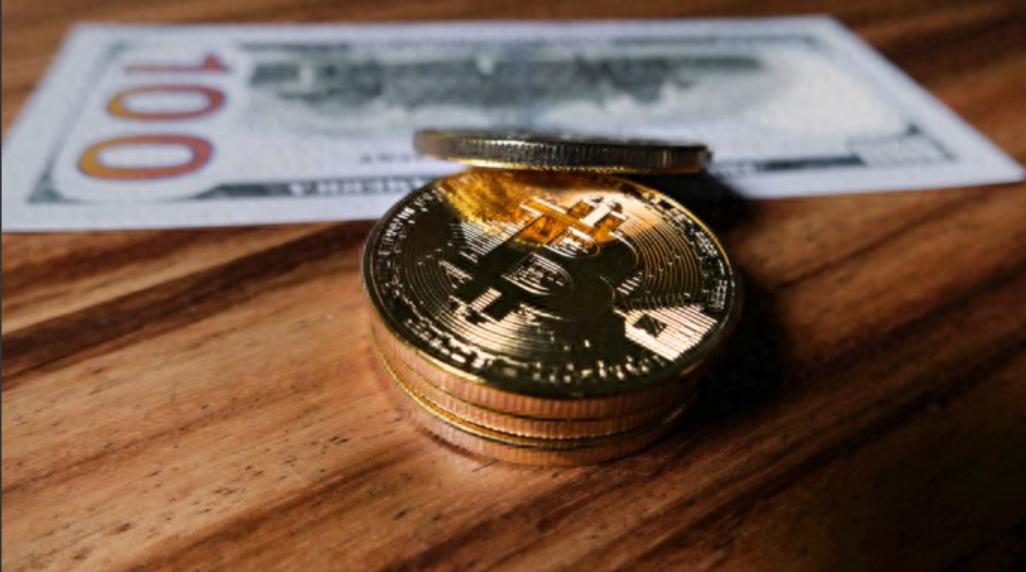 特朗普疯了，华尔街疯了，美国疯了。他们竟然使用金融核弹，对黄金进行疯狂打击和绞杀