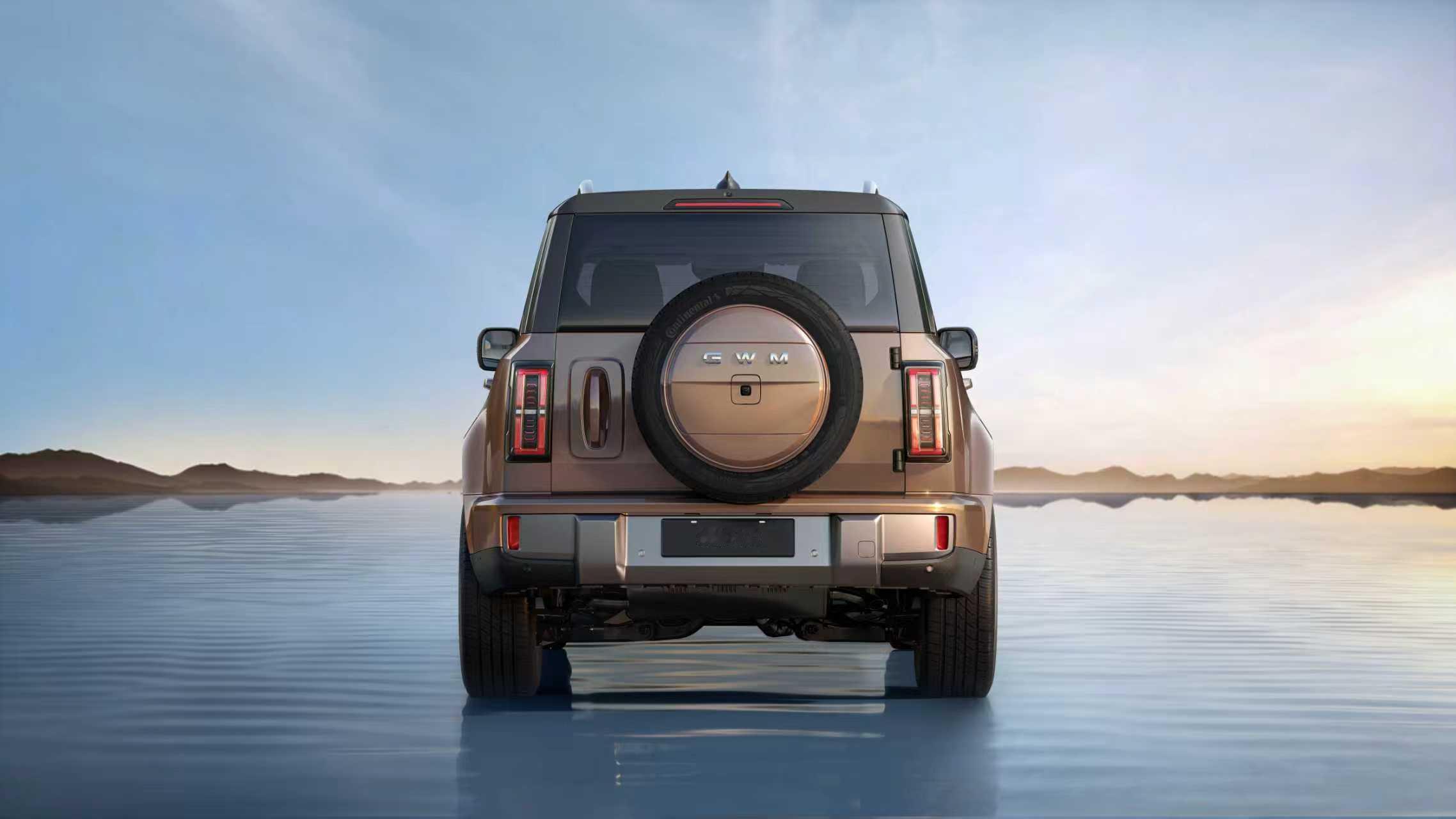 从最开始魏总亲自面向全球征名，到从18万留言里筛出12个候选名全民投票，