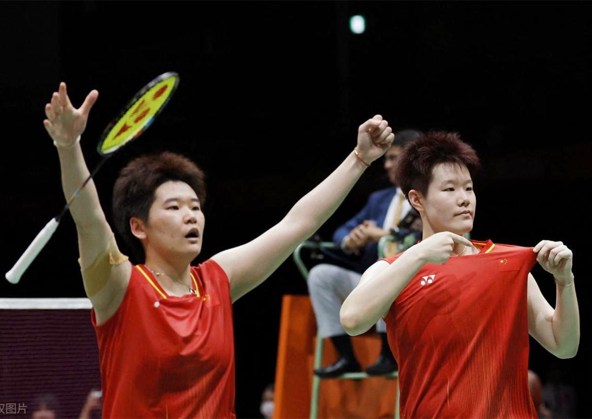 太硬了！中国羽毛球首局28-26胜韩国北京时间9月29日，亚运会女子羽毛球决赛