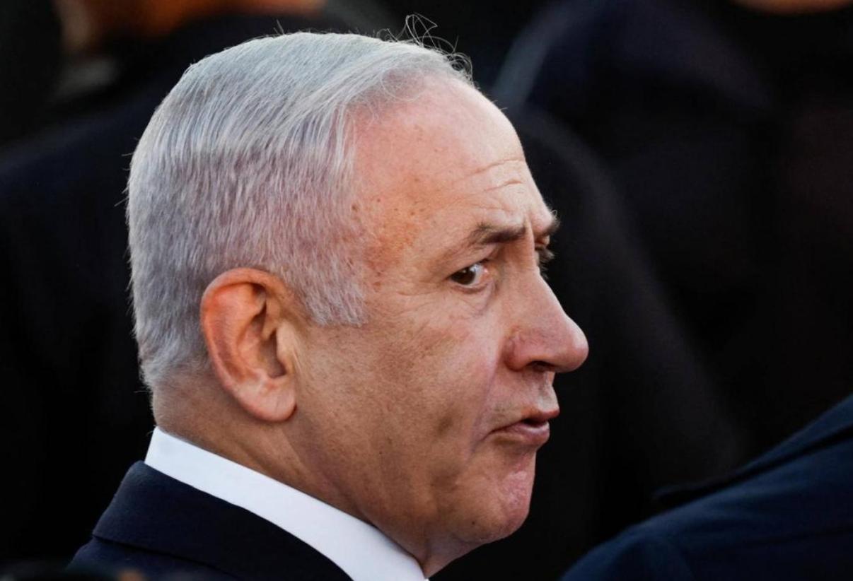 朱拉尼的祸事来了，万万没想到自己刚把前总统送上审判台，后边找事的就来了。内塔尼亚