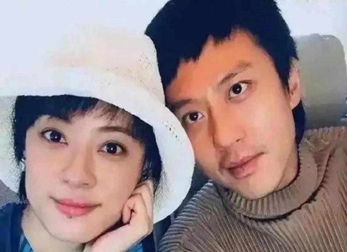 邓超，惹上大麻烦了！5月21日，演员辛柏青在社交媒体上发布消息，宣布他的