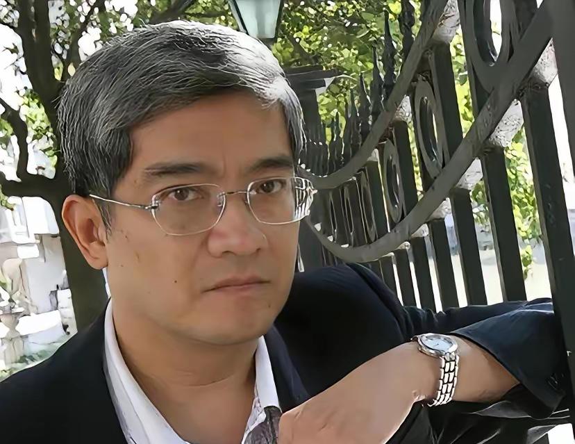 法学界陈枫喊话郎咸平那条微博，我看完直接笑出声。​他说：郎咸平，你中文不好，我