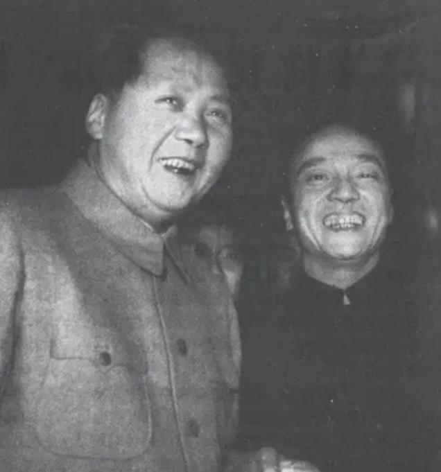 建国之初，毛主席外出视察，有三个人是必须要陪同。这三个人分工明确，少了谁都不
