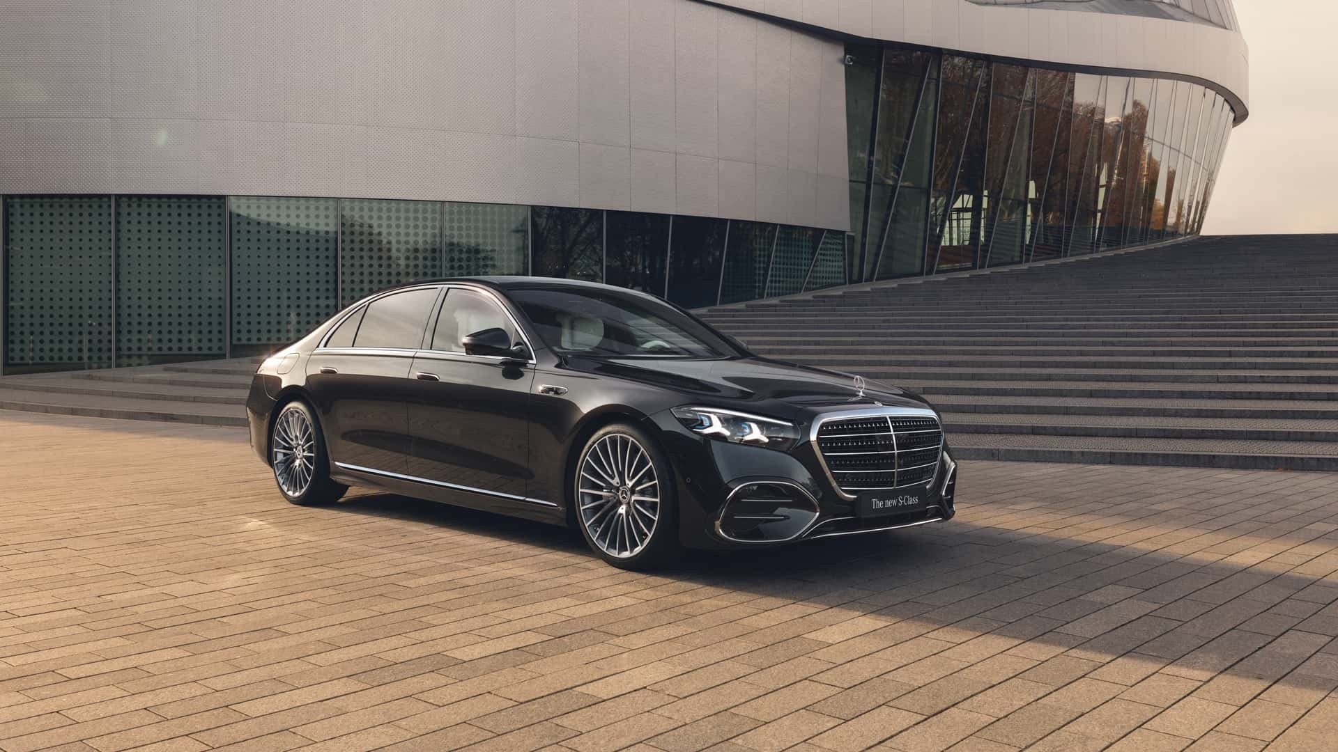 中期改款奔驰S前进气大了不少气场强了许多