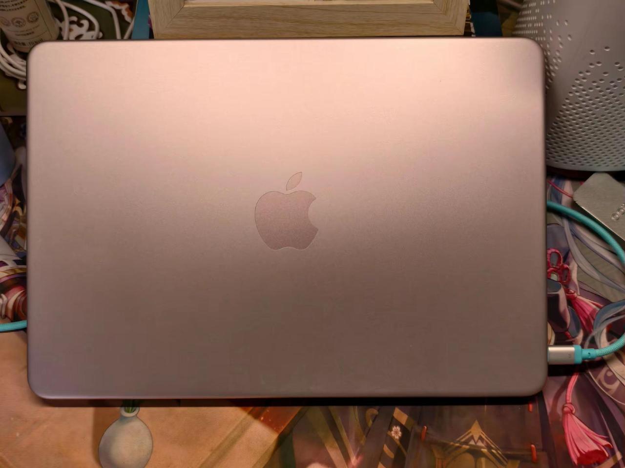 喷MacBookNeo的人应该道歉。3千多就能拿下一个可以运行八小时的笔记本，