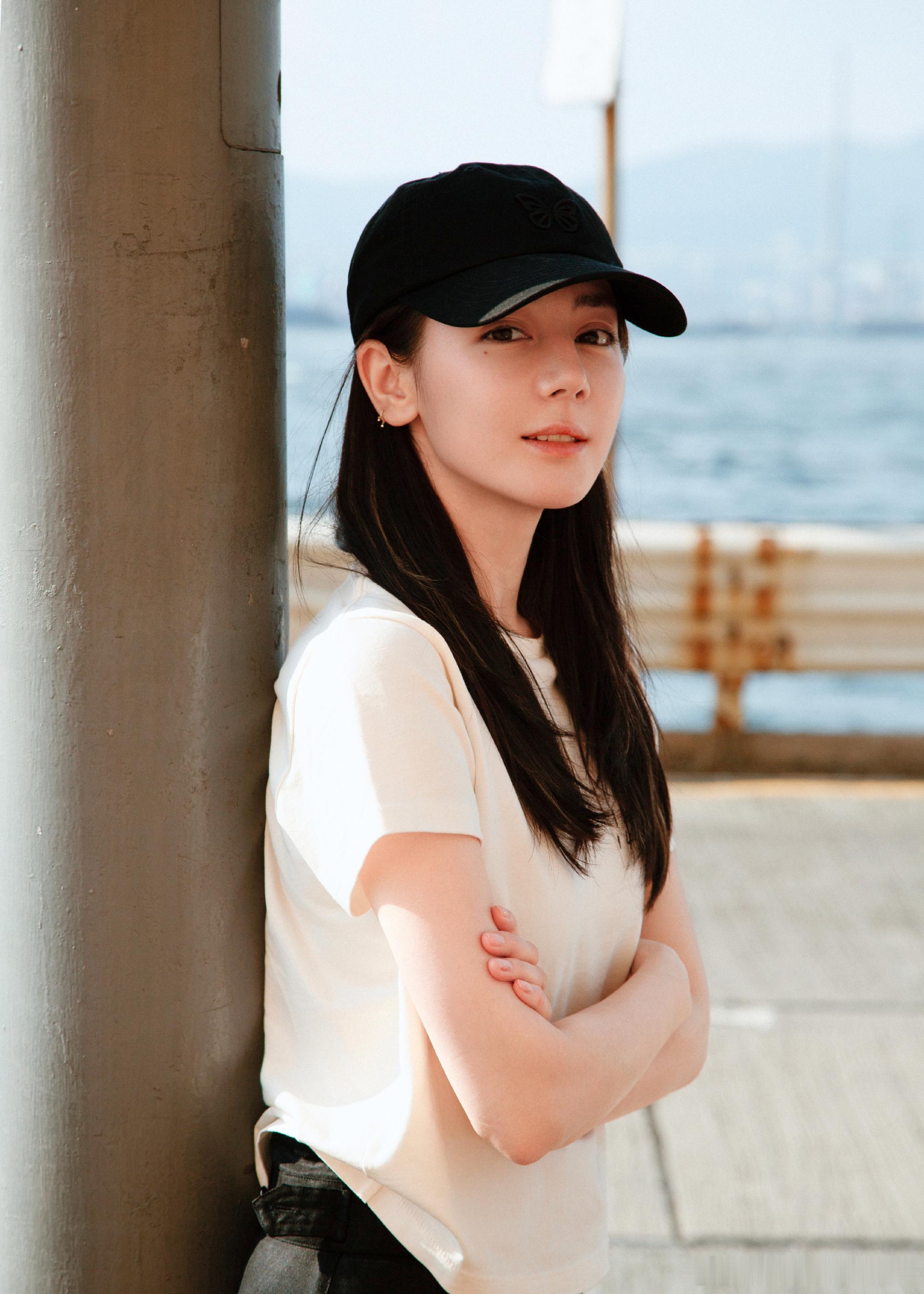 1.马丽和沈腾都因为是喜剧演员出道，一直都被限制，很多奖项不会考虑他们，评委都不