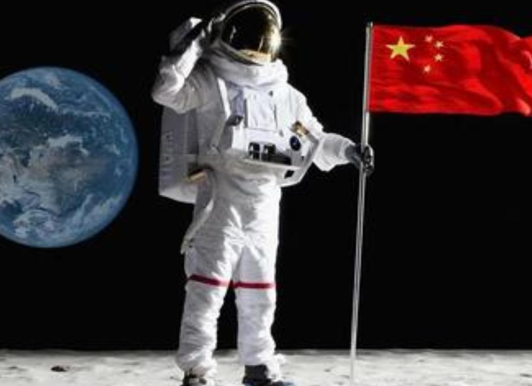 为什么都想要抢先登月呢？因为月球是太空竞争里最重要的战略位置。这么说吧，如果中国