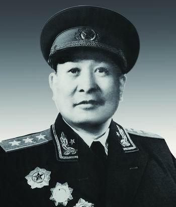 1949年，74军军长邱维达被俘，负责审核战犯名单的钟期光看到他的名字后，笑道：