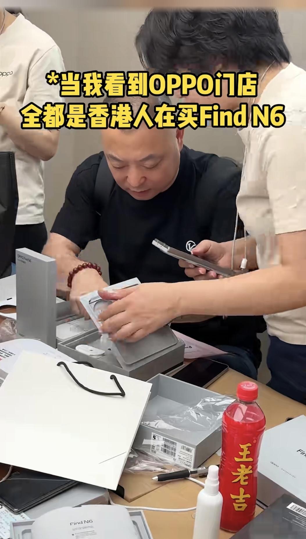 感觉国产手机越来越厉害了。本以为在香港这个国际化大都市，大家用的都是苹果手机，但