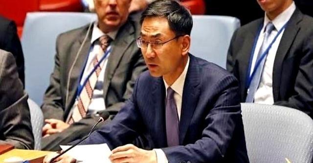 美国代表直接把话撂在联合国会议桌上：我们将不惜“一切手段”。会场里几十个国家代表