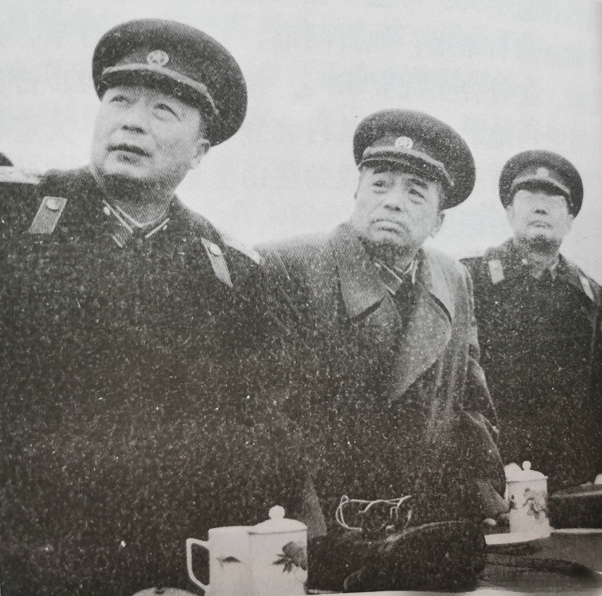 彭老总主持军委日常工作期间，他只是军委委员，并不是军委副主席。庐山会议之后，彭德
