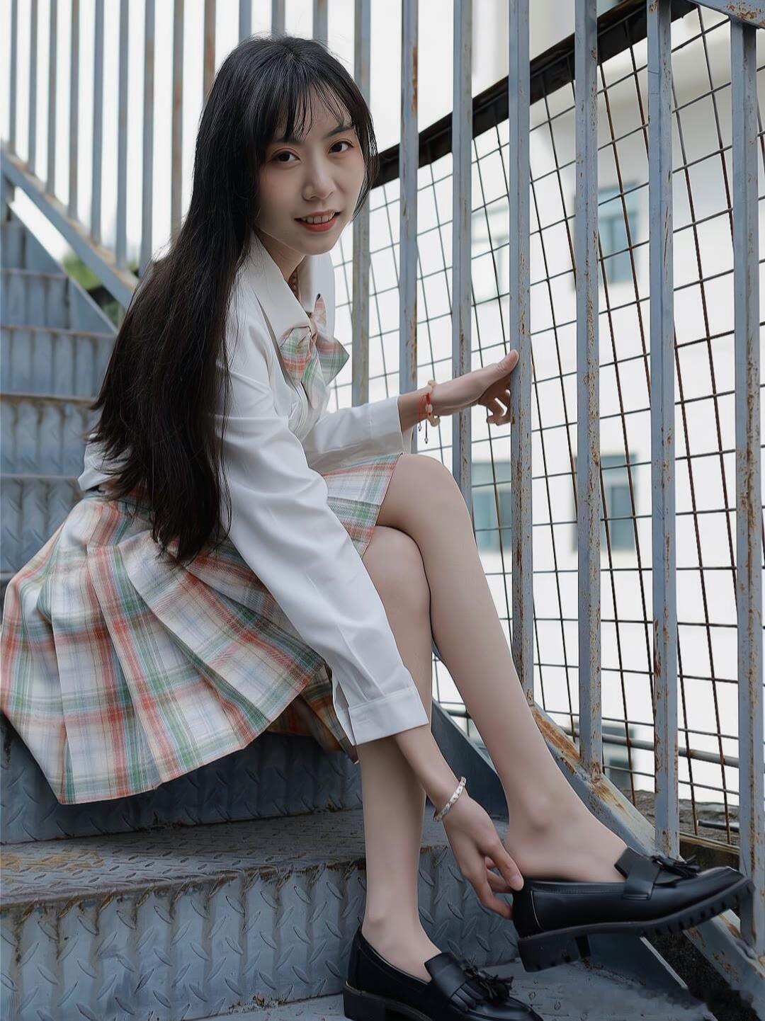天台上的百褶裙~​​​
