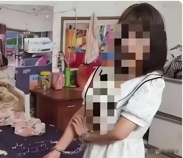 辽宁大连，一女子长相是非常的妖娆诱人，先去网上跟男网友撩骚还发生了关系，女子也不