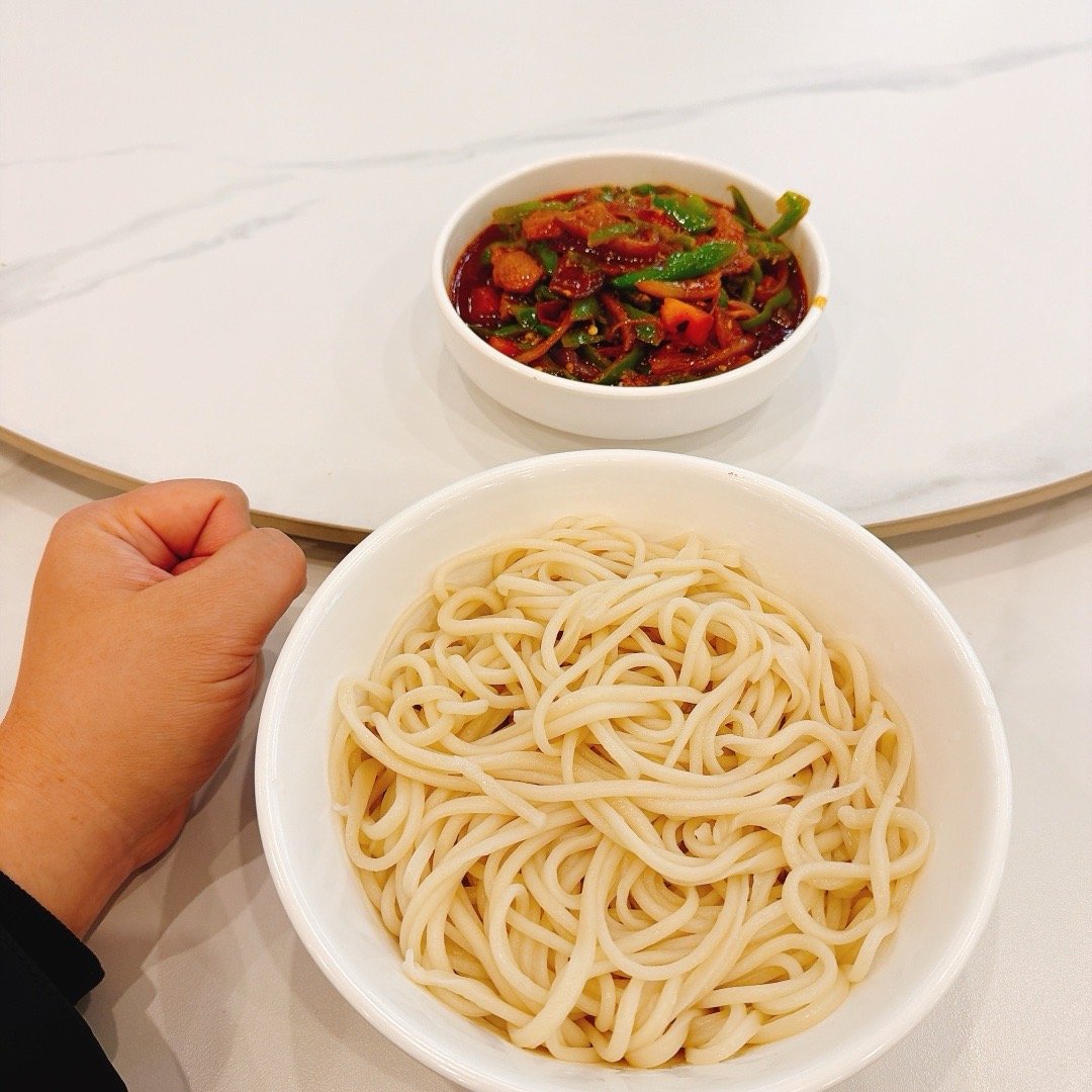 刚开始减肥的我，遇上了新疆巨碗拌面…哈密