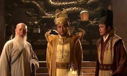 朱允熥本来是太子嫡子，按理说该是继承大统的皇太孙，可到头来，皇位落到他堂兄朱允炆