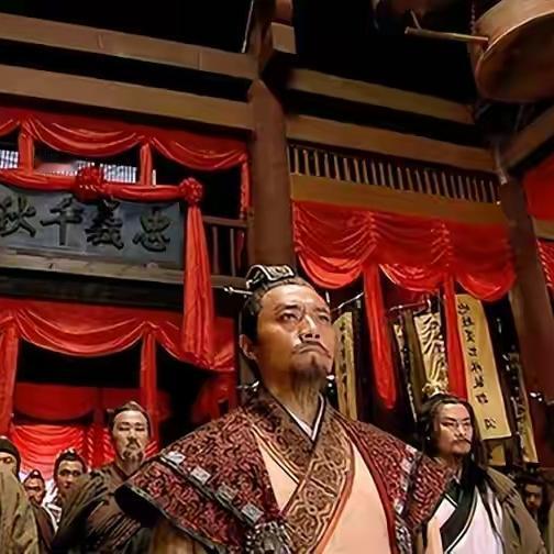 林冲明白：晁盖4个仇人全没动手，毒箭杀手就藏在20个头领中间！晁盖征讨曾头