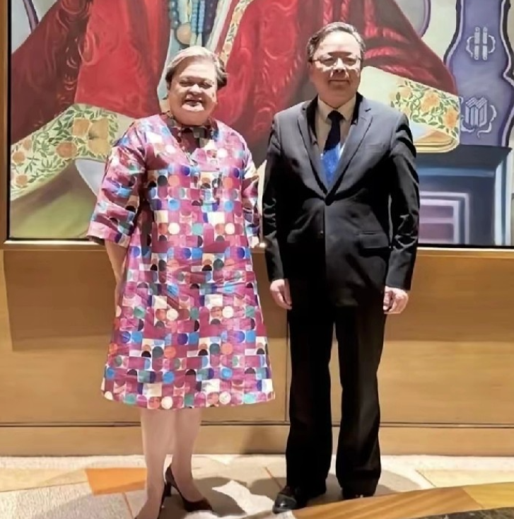 菲律宾外交部长发文称，菲律宾现在可以向非法坐滩的马德雷山号顺利地进行轮补任务，证