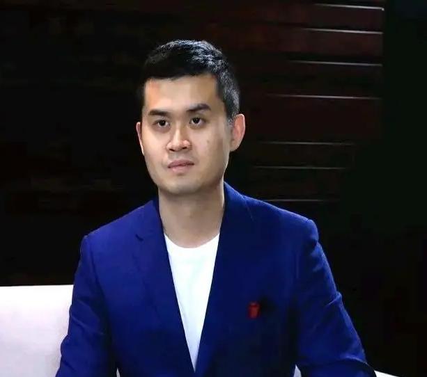 中国象棋禁了他，越南却高薪聘请！观众只认心跳加速的棋手王天一，这位曾经在