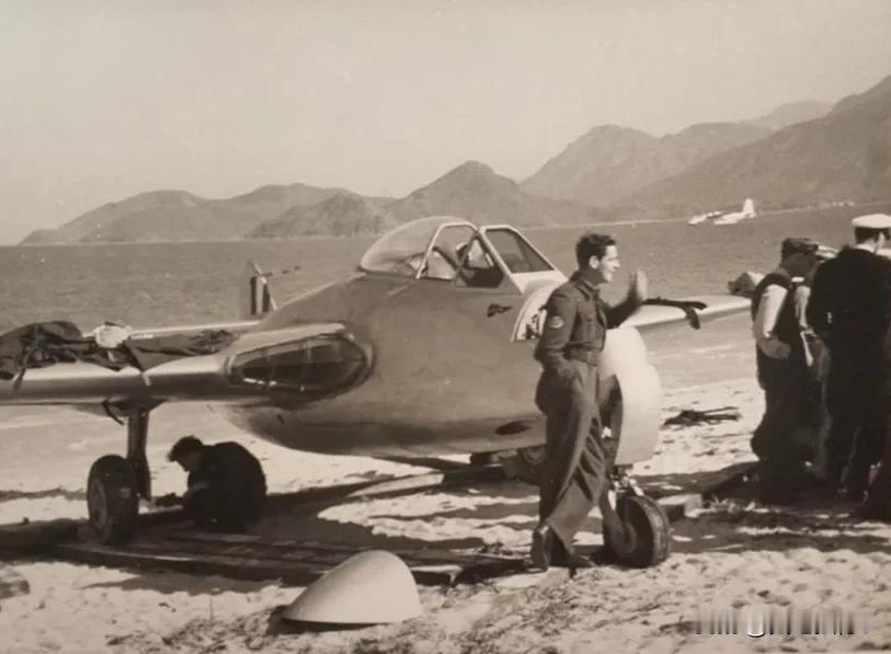 1949年1月8日，英国皇家空军的一架德哈维兰“吸血鬼”喷气式战斗机从新加坡