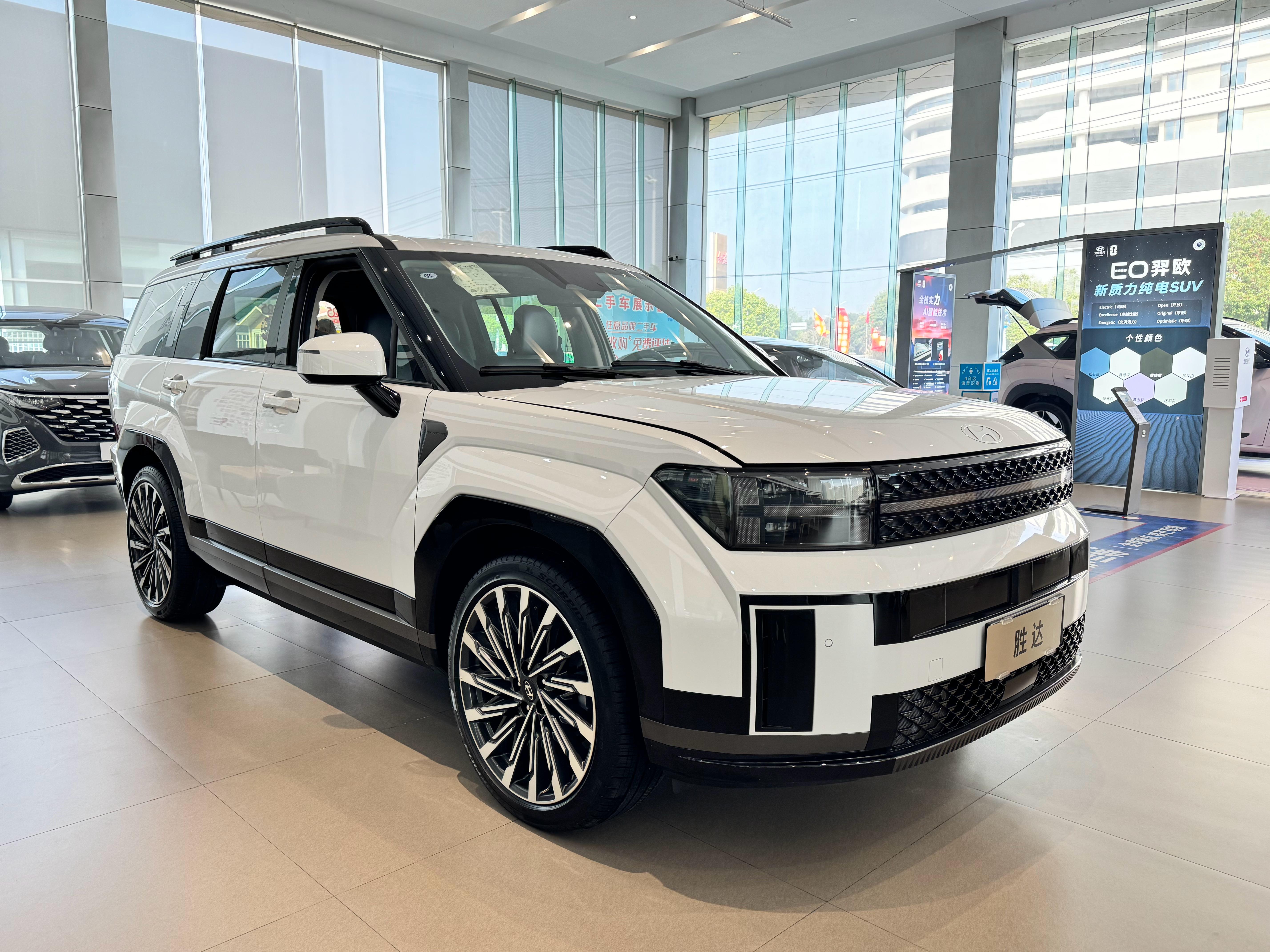 全新现代胜达，裸车16.08万-23.08万，搭载2.0T四缸发动机+8档手自一