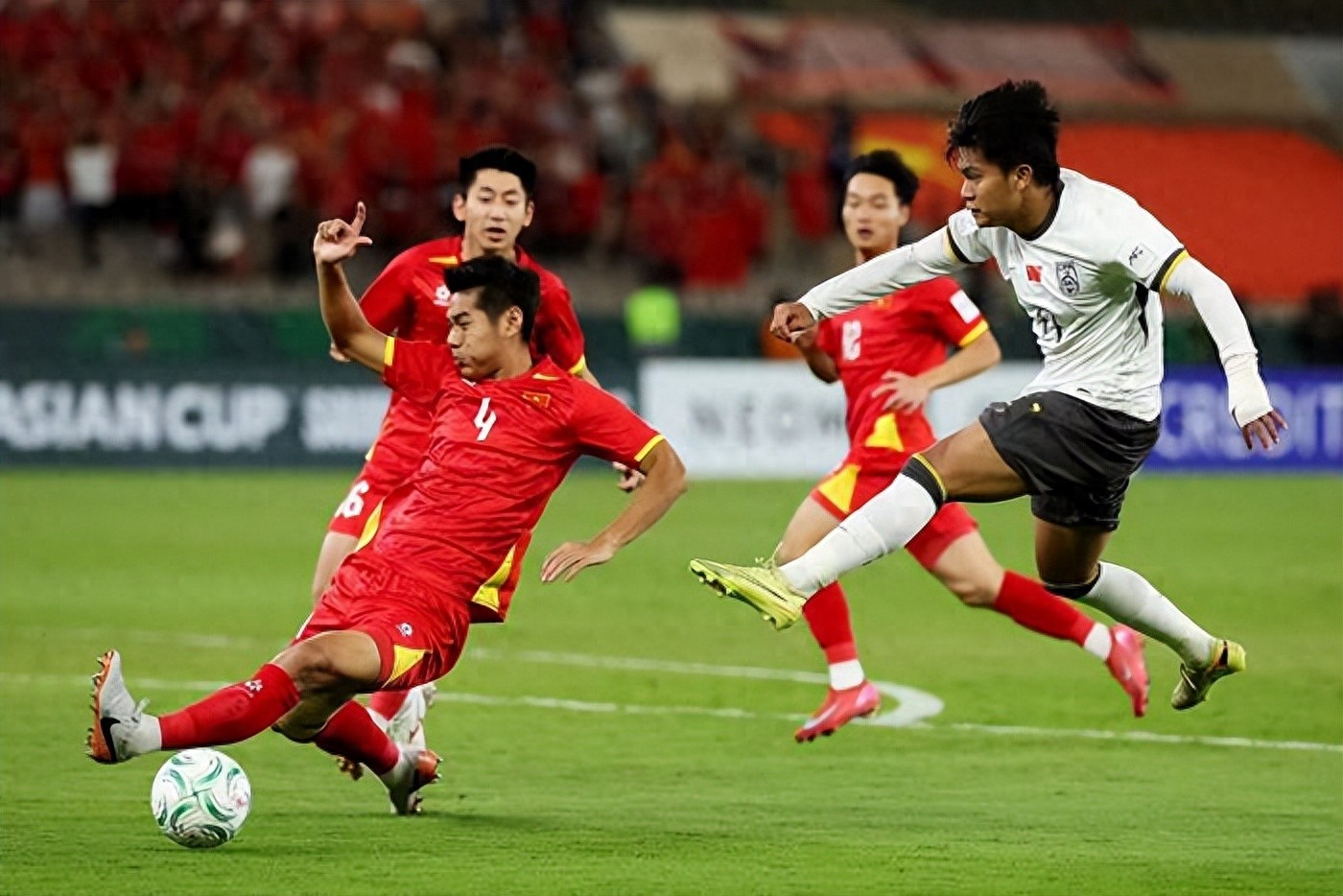 2-1战胜了朝鲜队之后，U23国足迎来了小组赛第二个对手伊朗队的对决，最终经过了90多分钟的鏖战之后