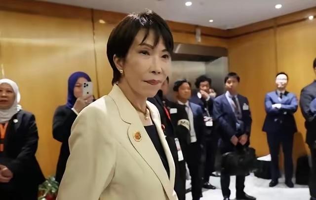 不出意外，果然被我猜中了！不少人早前觉得，各类管控措施落地后，日本扛不住经济