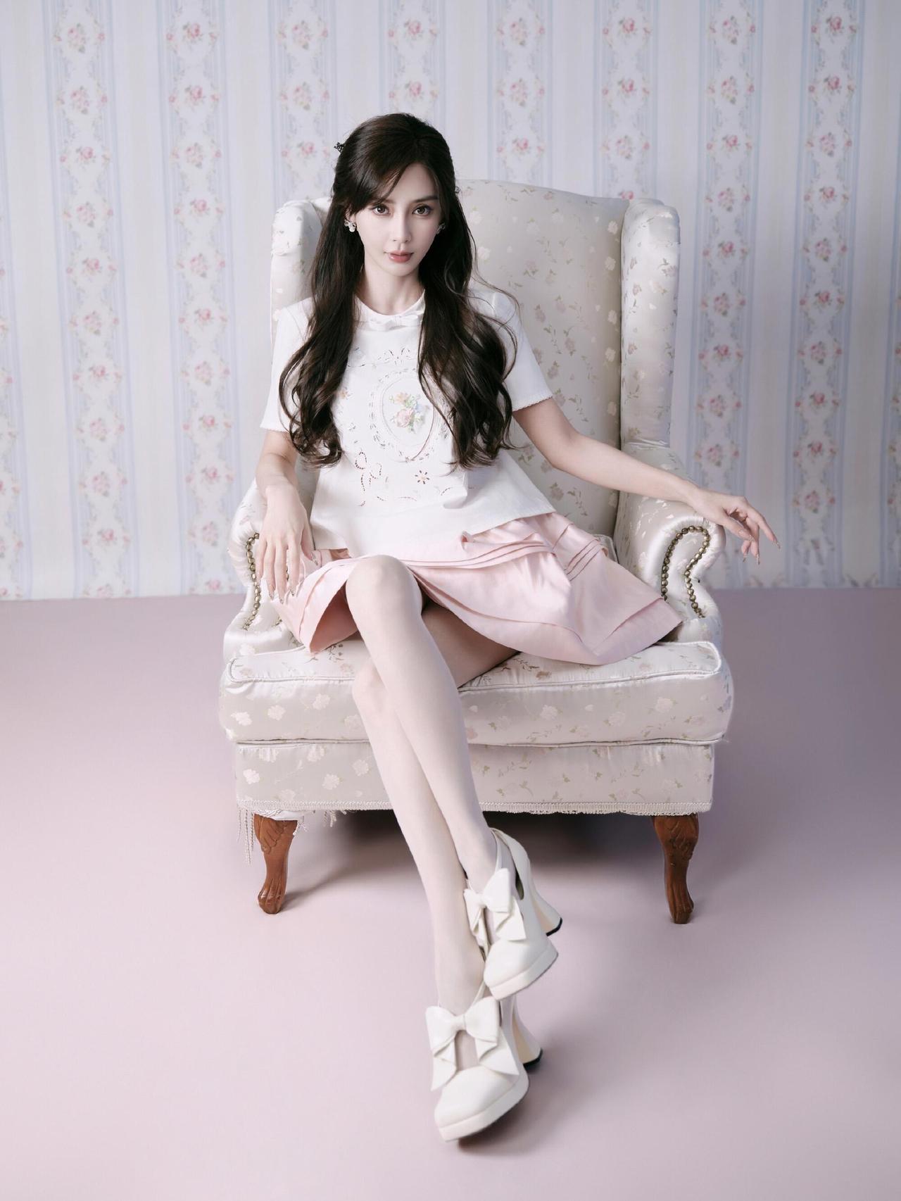 杨颖性感白丝！！奶白小腿袜白色蕾丝长袜明星丝袜美腿露丝白纯欲白丝