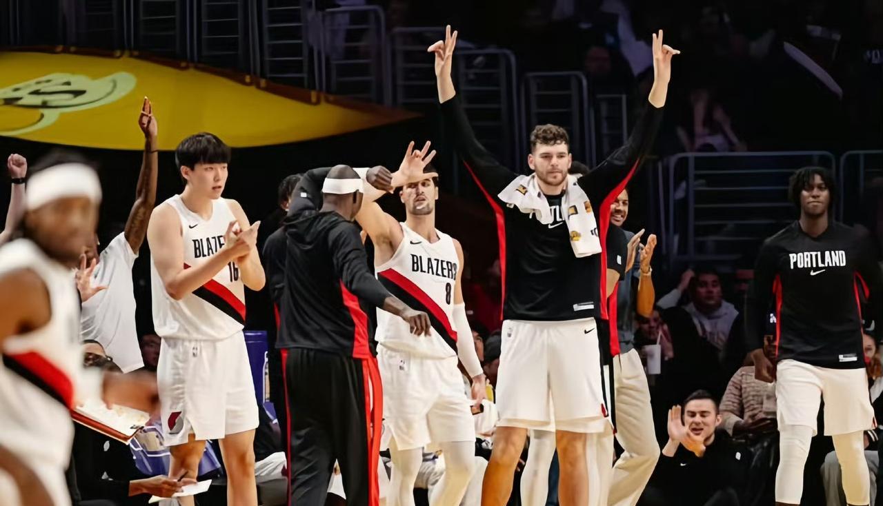 恕我直言!杨瀚森听闻一消息,可能会有点危机感,nba赛季刚打一礼拜,篮网就开始下