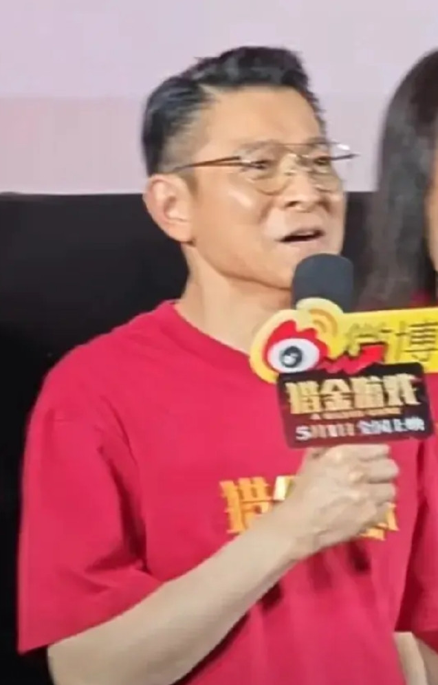 这个五一节，刘德华遭遇两件事比较郁闷。新电影反响平平。《猎金游戏》宣传活动，刘