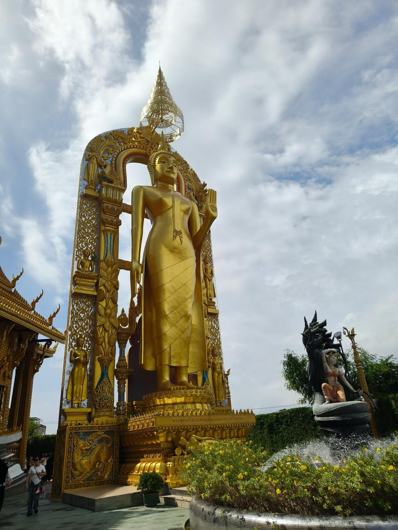 儿孙自有儿孙福，没有儿孙也享福人生旅途，不如意事常八九。一些父母对儿女婚姻大