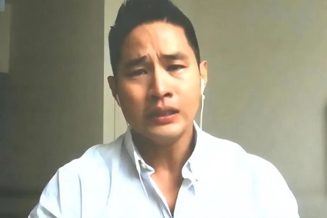 因为韩国男性公民要服兵役！很多双国籍的韩国男性都跑路，之前有个美韩双国籍的偶