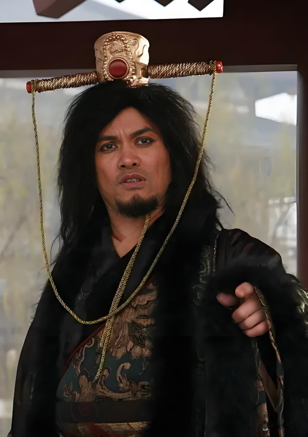 公元前1046年初春，商纣王帝辛在东海之滨检阅着他的战利品：十几万东夷战俘、堆积