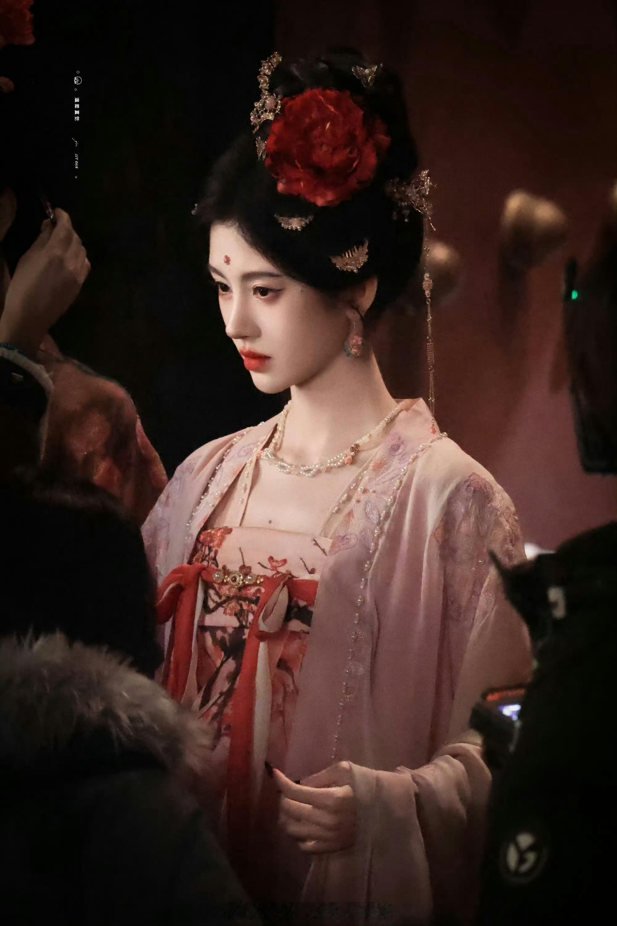 👖《七星彩》男主传到曾舜晞，女主一直是鞠婧祎，这个组合怎么样？​​​