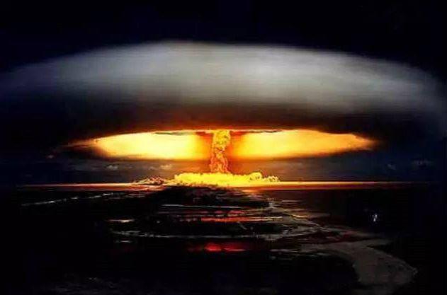 理论上来说，氢弹威力确实上不封顶，但是核武器有个不成文的规定：扔不到对方头上去，
