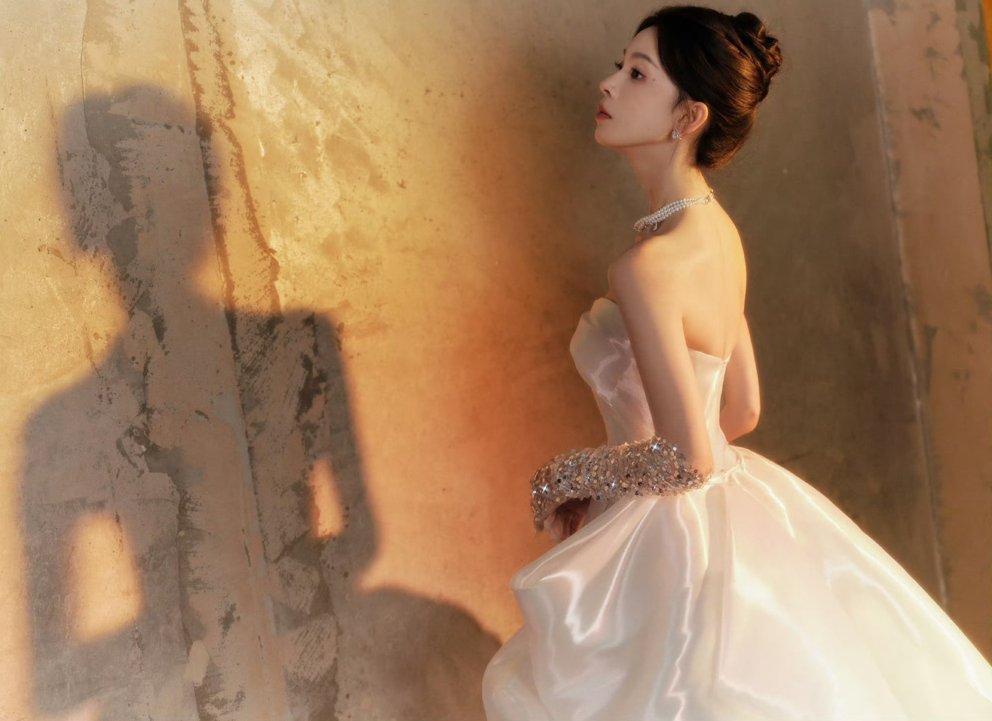 好喜欢陈瑶这件裙子,颜色好,长度也很棒,喜欢有拖曳感的！！🙌[打ca