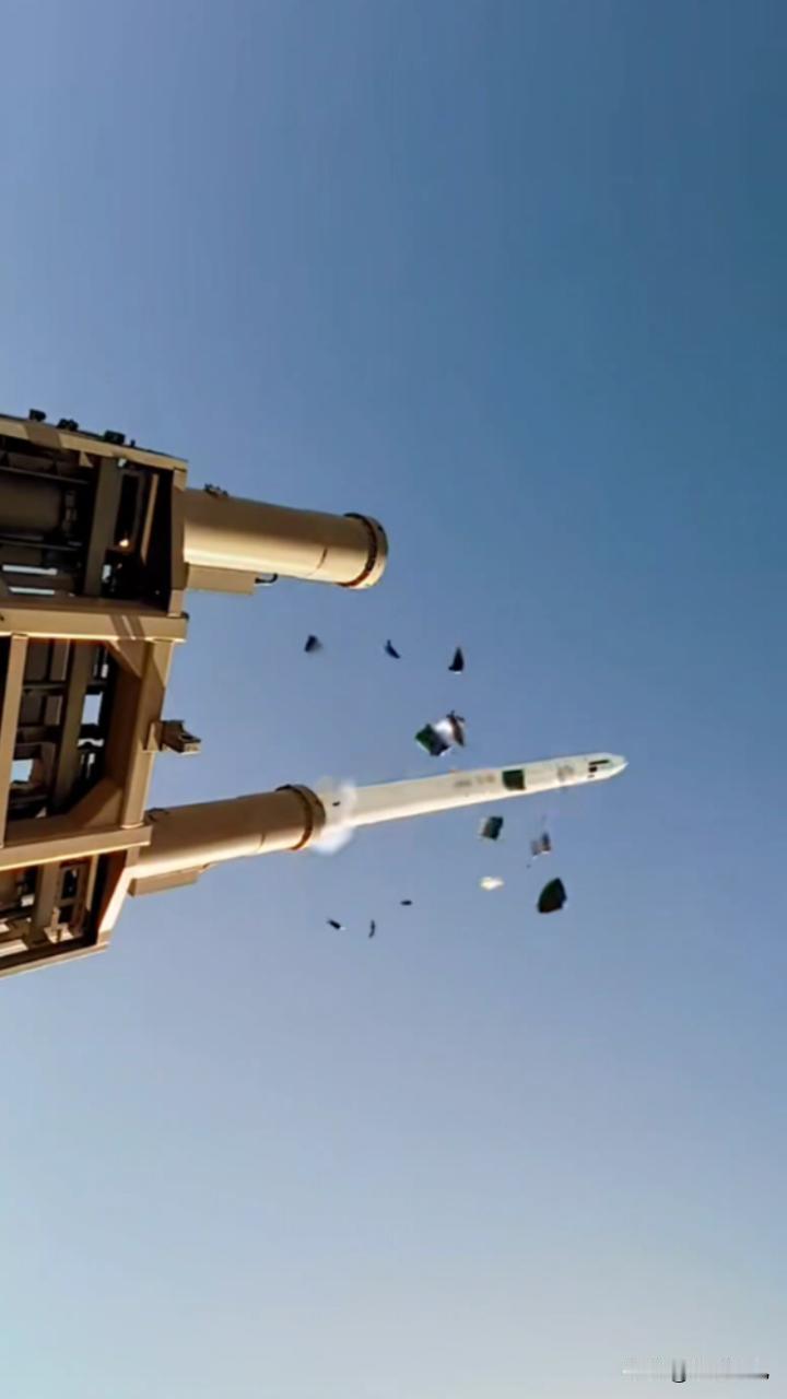 人民空军又藏了“彩蛋”！红旗-20，实弹发射画面曝光，精准摧毁目标！人民空军