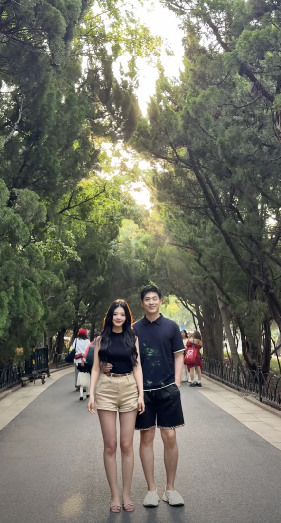 这年代看见一对儿男帅女美互相匹配的上的情侣真不容易