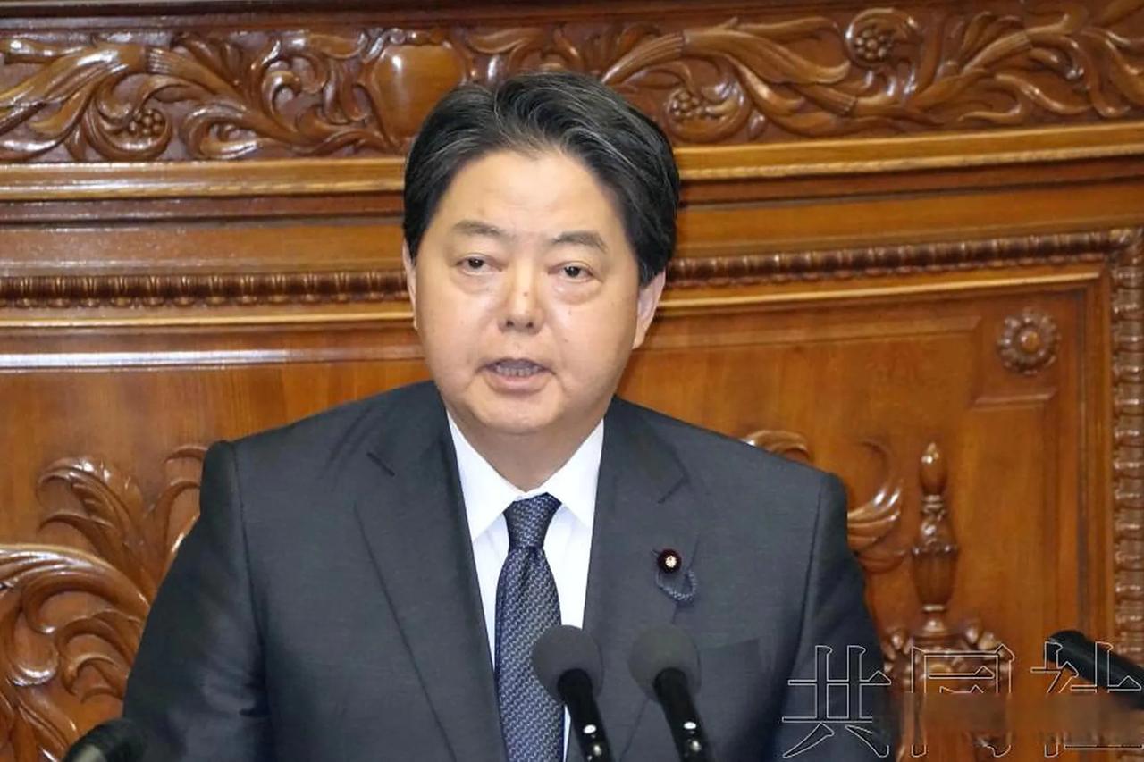 日本回应中国阅兵:关注动向，但不作任何评论！9月3日，共同社报道:“中国周三