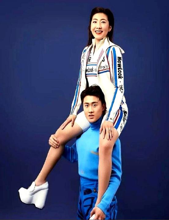 刚拿了2000克黄金、两套洋房，身价千万的奥运冠军王心迪，回家第一件事是给老婆徐