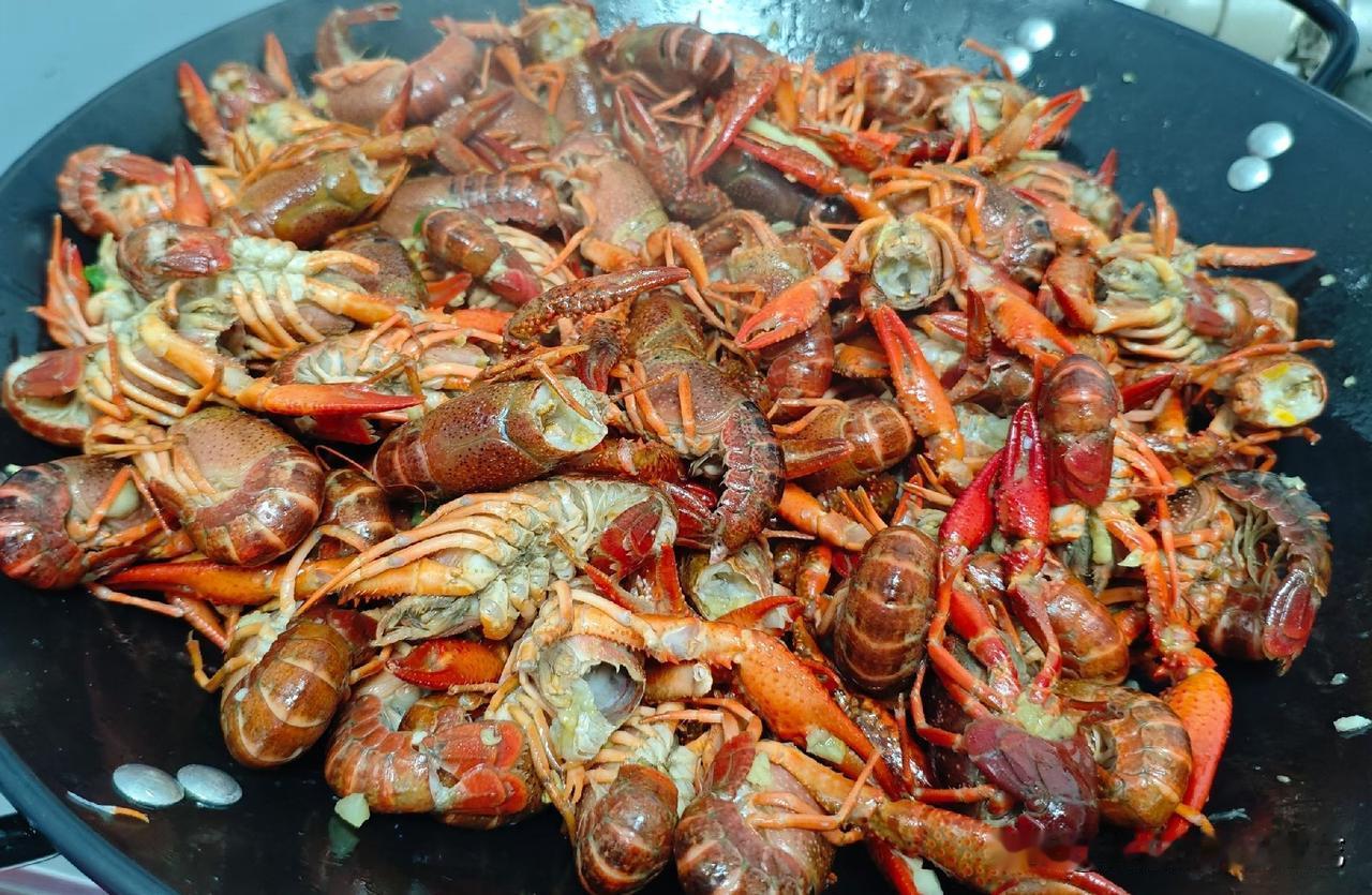 我问儿子，今天中午吃什么，难得休息，做顿好吃的犒劳犒劳一下自己。儿子的一番话，