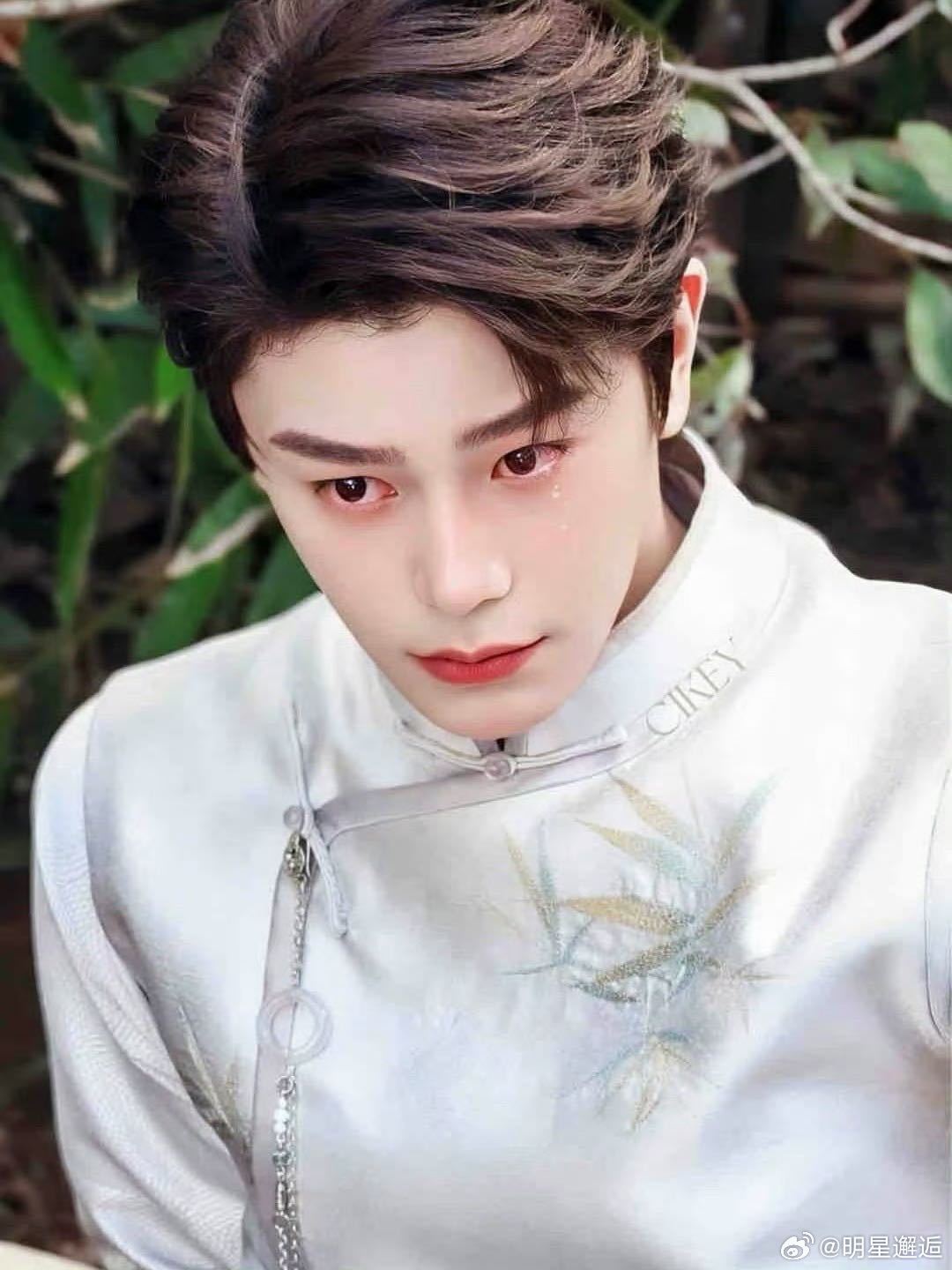 终于等到丁禹兮演疯批了身边不关注影视剧的朋友刷到张海虾片段，都跑来问我演员和剧名