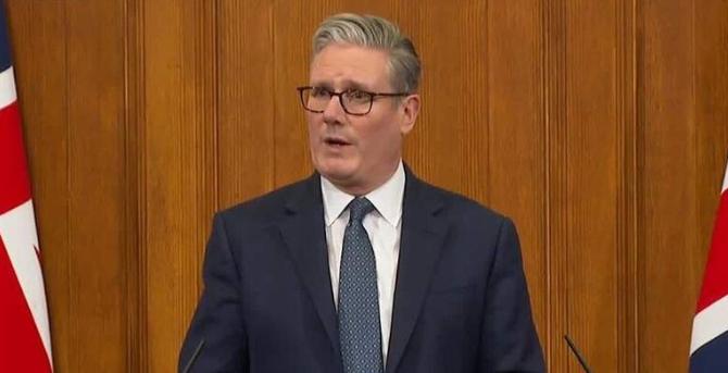 英国首相斯塔默发表全国讲话！谈及美伊战争时，他说了一段意味深长的话：“我的工