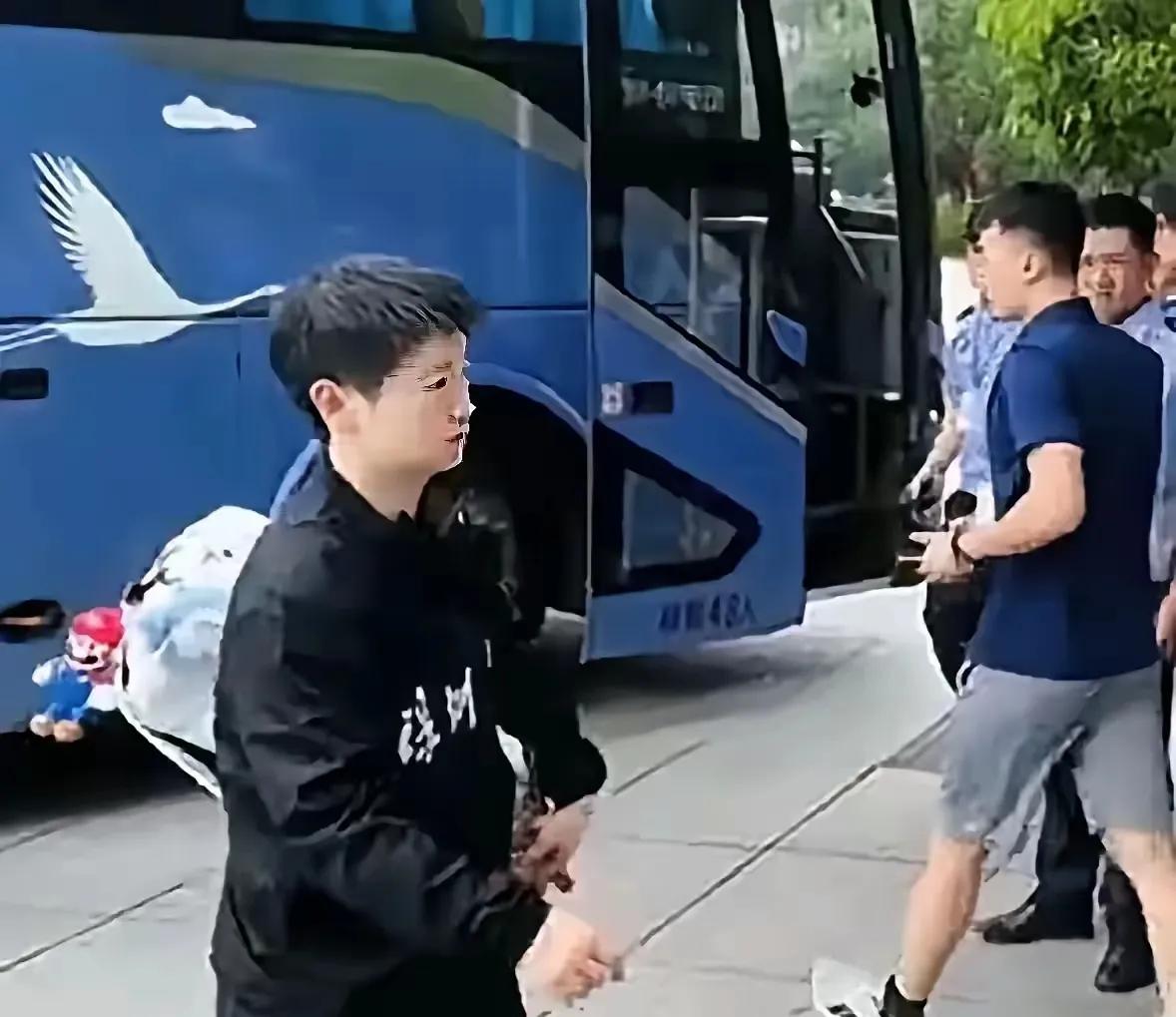 心心念念的人参果终于现身厦门！这下深大幼儿园的主心骨回来了！莎莎的人气超高，现