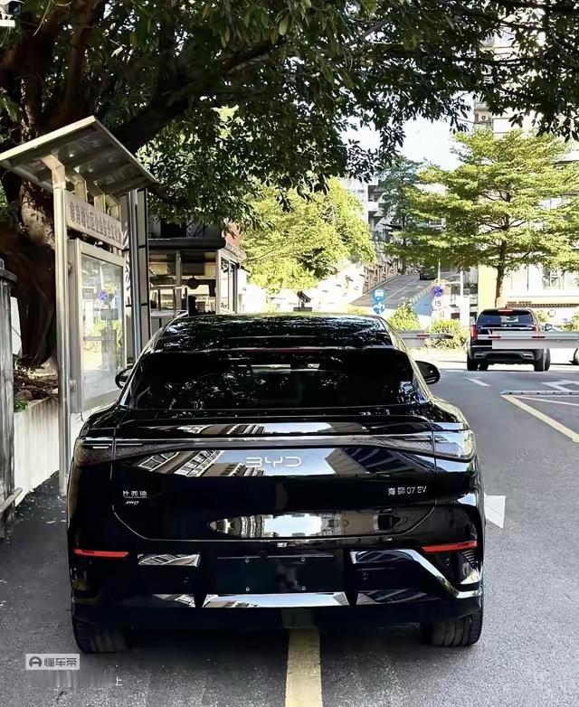 公认最好的七大国产汽车品牌：​第一名：红旗汽车，国货之光；​第二名：长安汽车